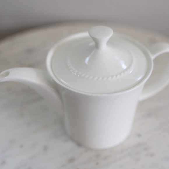 Nikko Fine Bone China Tea Pot - Picture 2 of 8